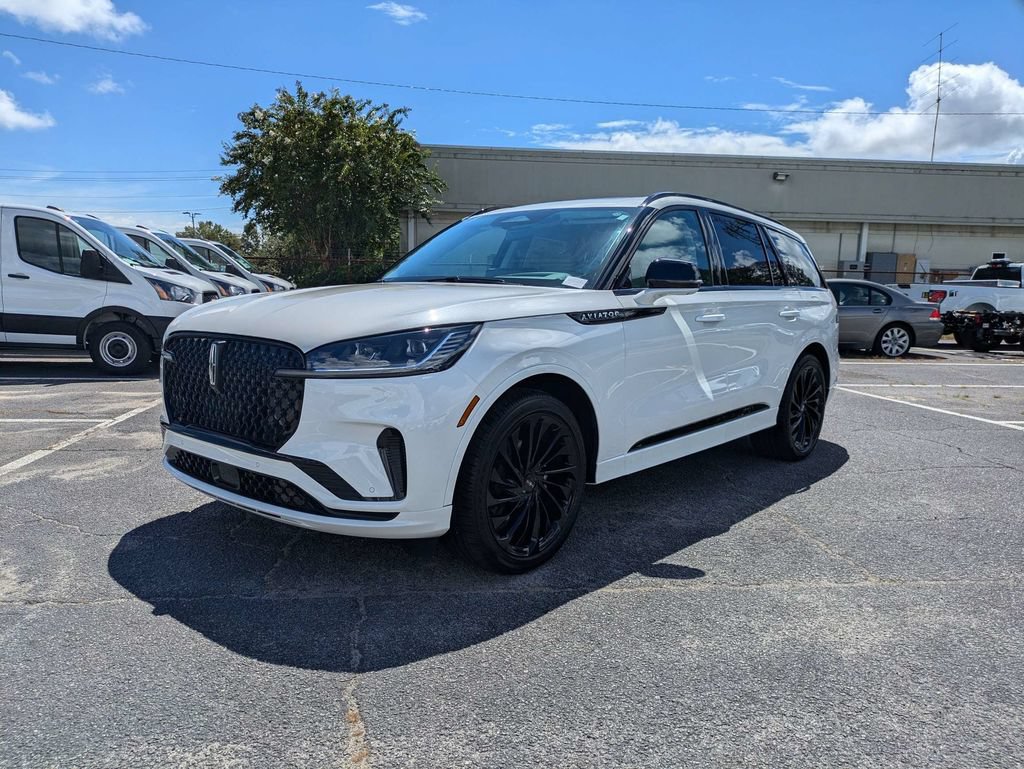 Certified 2026 Lincoln Aviator Reserve w/ Luxury Package RWD image 9