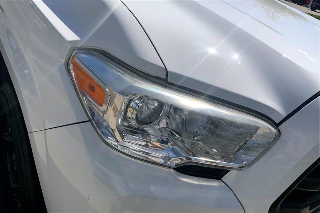 Used 2018 Toyota Tacoma SR w/ SR Convenience Package RWD image 27