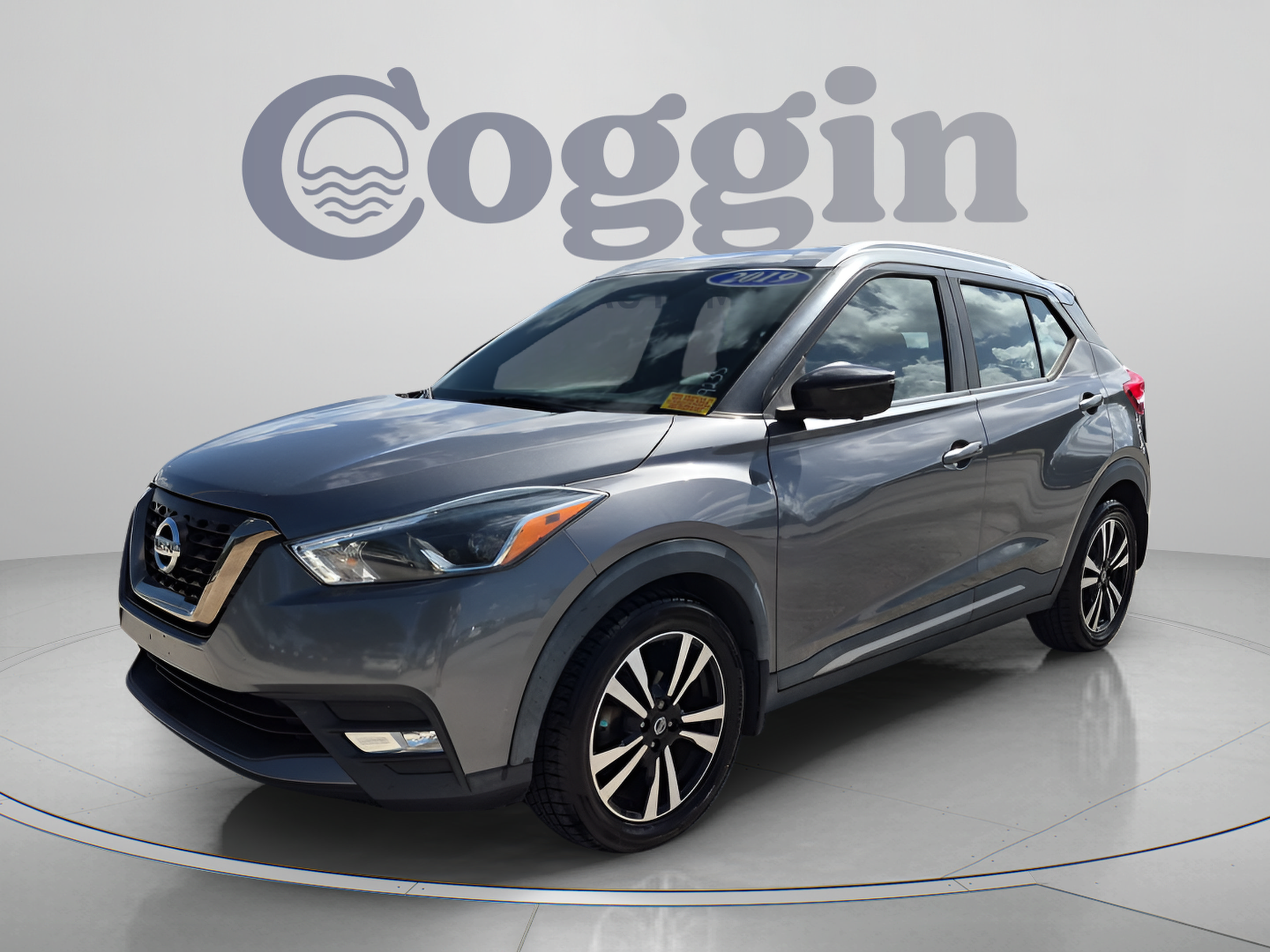 Used 2019 Nissan Kicks SR FWD image 2