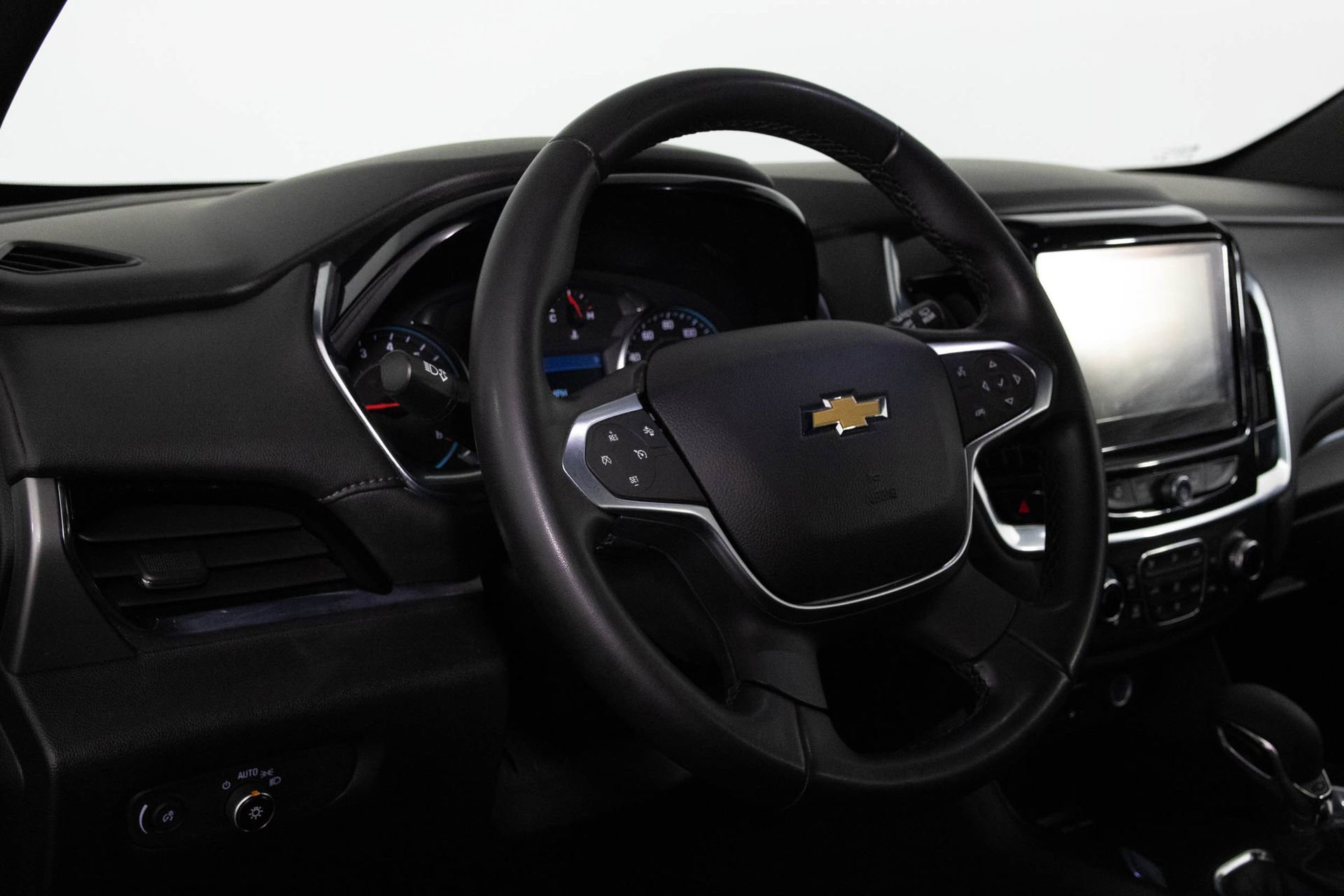 Used 2023 Chevrolet Traverse LT image 30