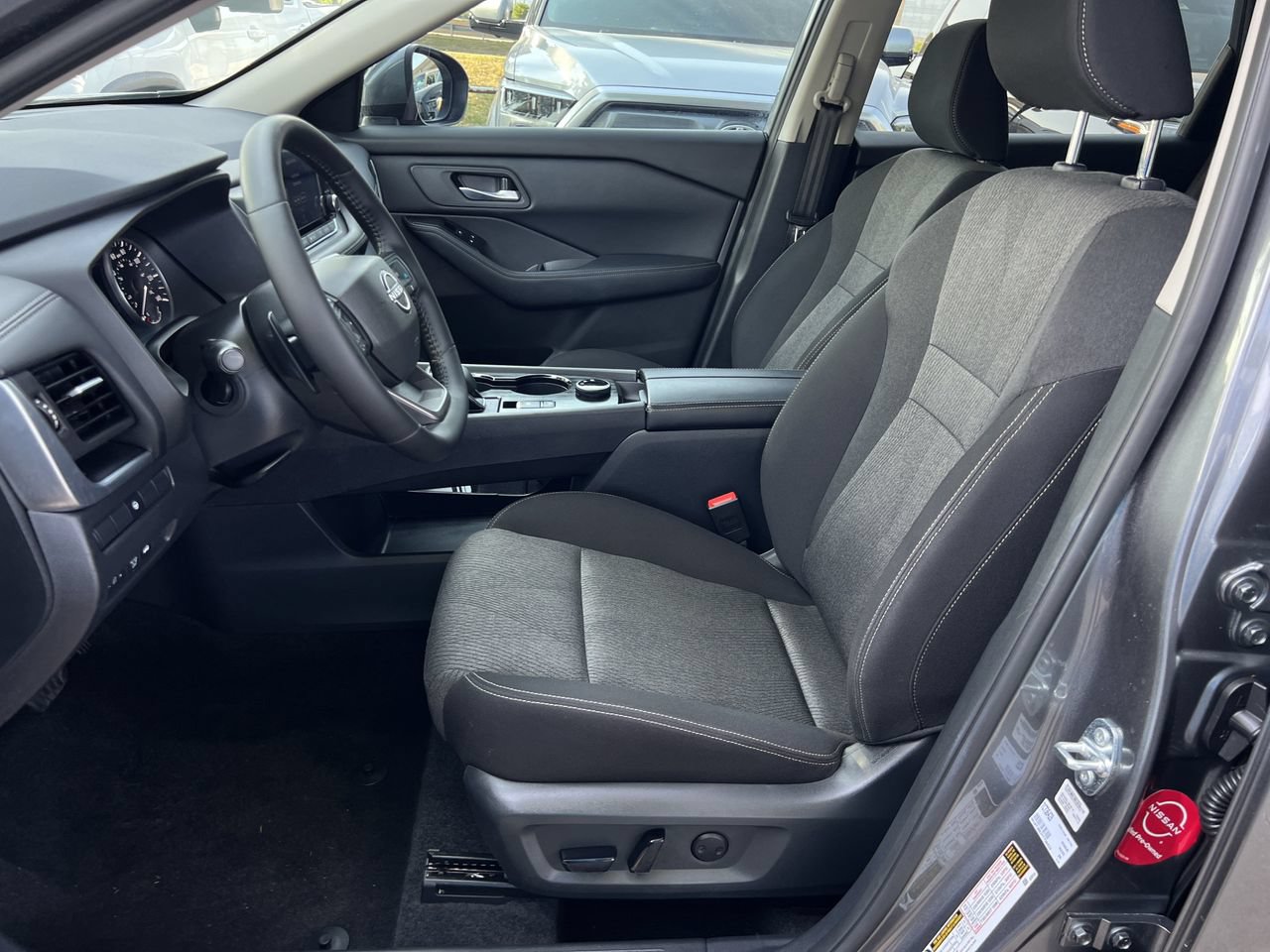 Certified 2026 Nissan Rogue SV AWD/4WD image 8