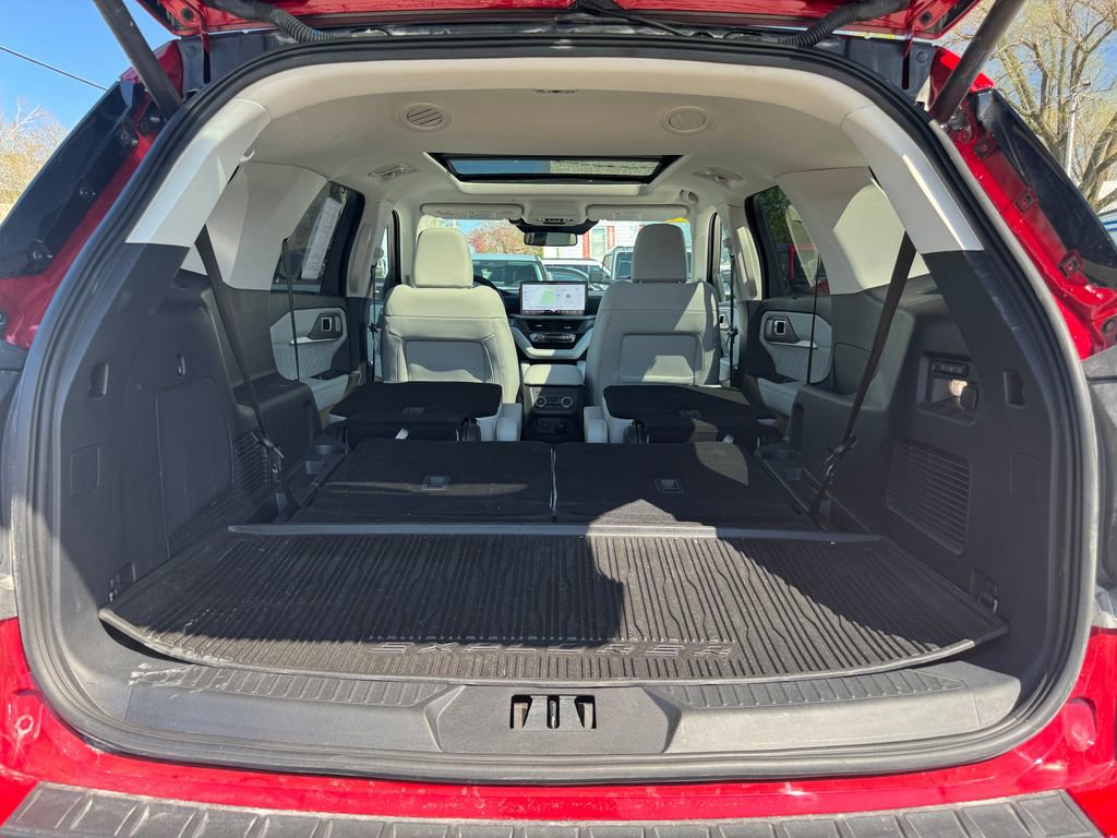 Used 2025 Ford Explorer Platinum w/ LUX Leather Package AWD/4WD image 11