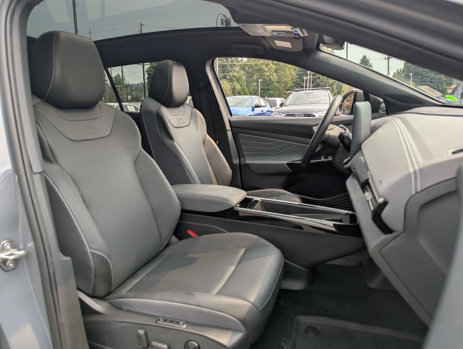 Certified 2024 Volkswagen ID.4 Pro S AWD/4WD image 36