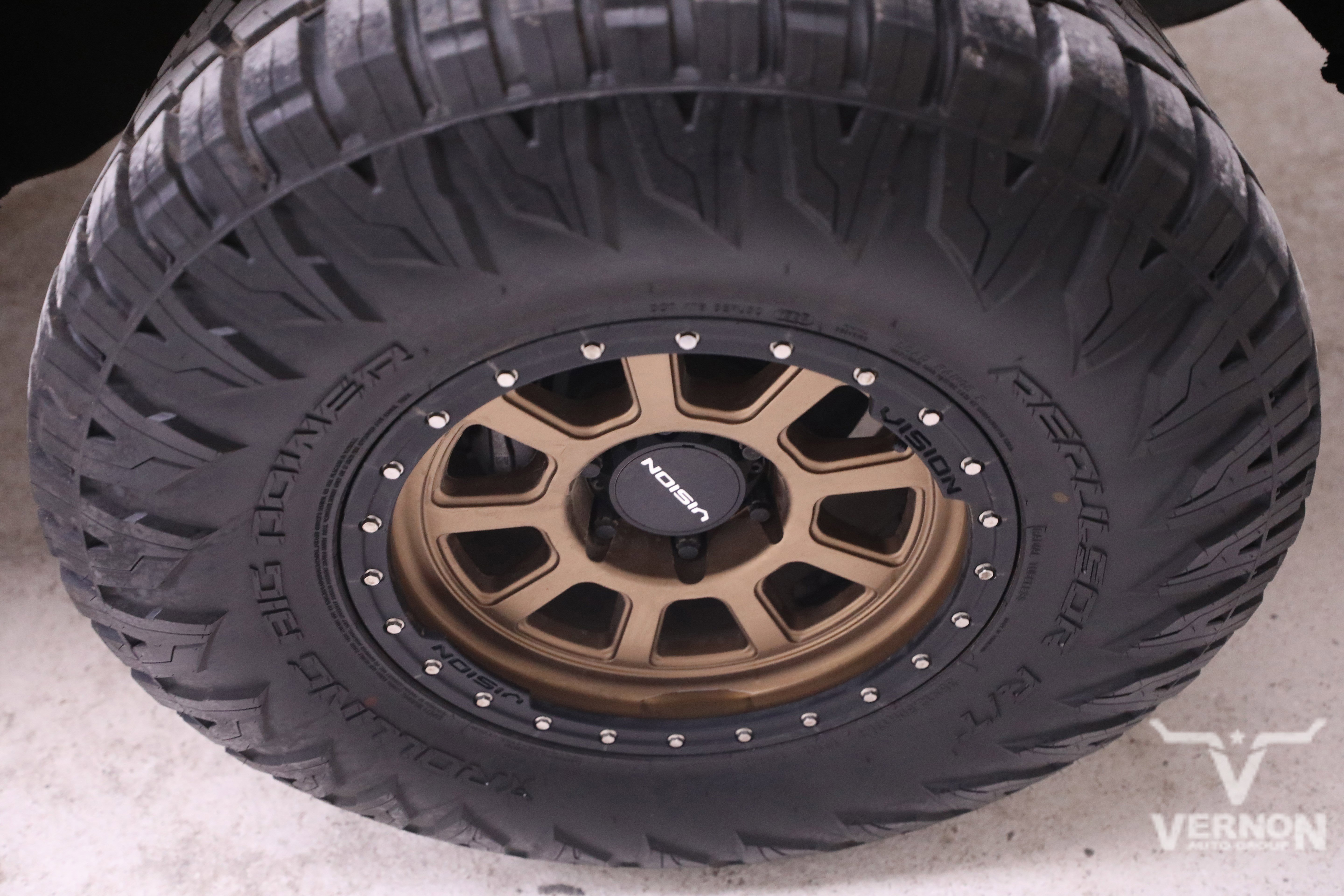 Used 2023 Chevrolet Colorado Trail Boss w/ Technology Package image 31