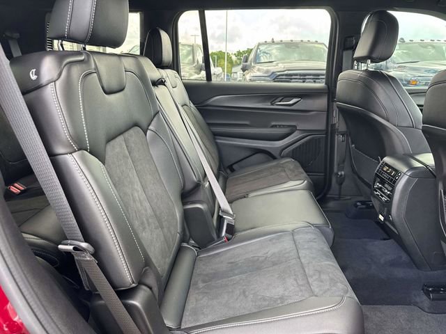 Used 2025 Jeep Grand Cherokee L Altitude image 15