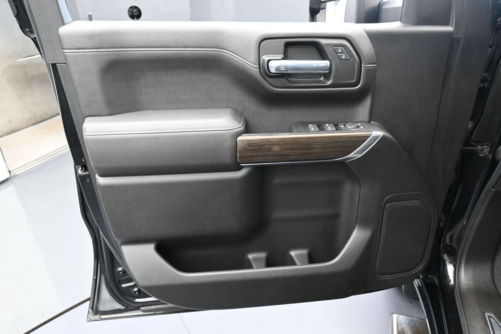 Used 2021 Chevrolet Silverado 1500 LT w/ Convenience Package II RWD image 13