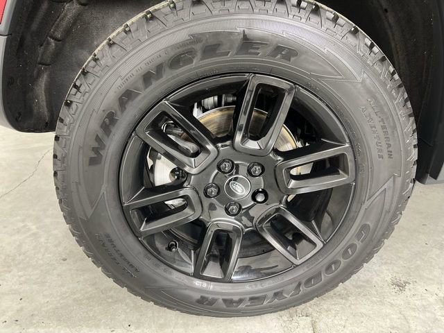 Used 2023 Land Rover Defender 110 S AWD/4WD image 33