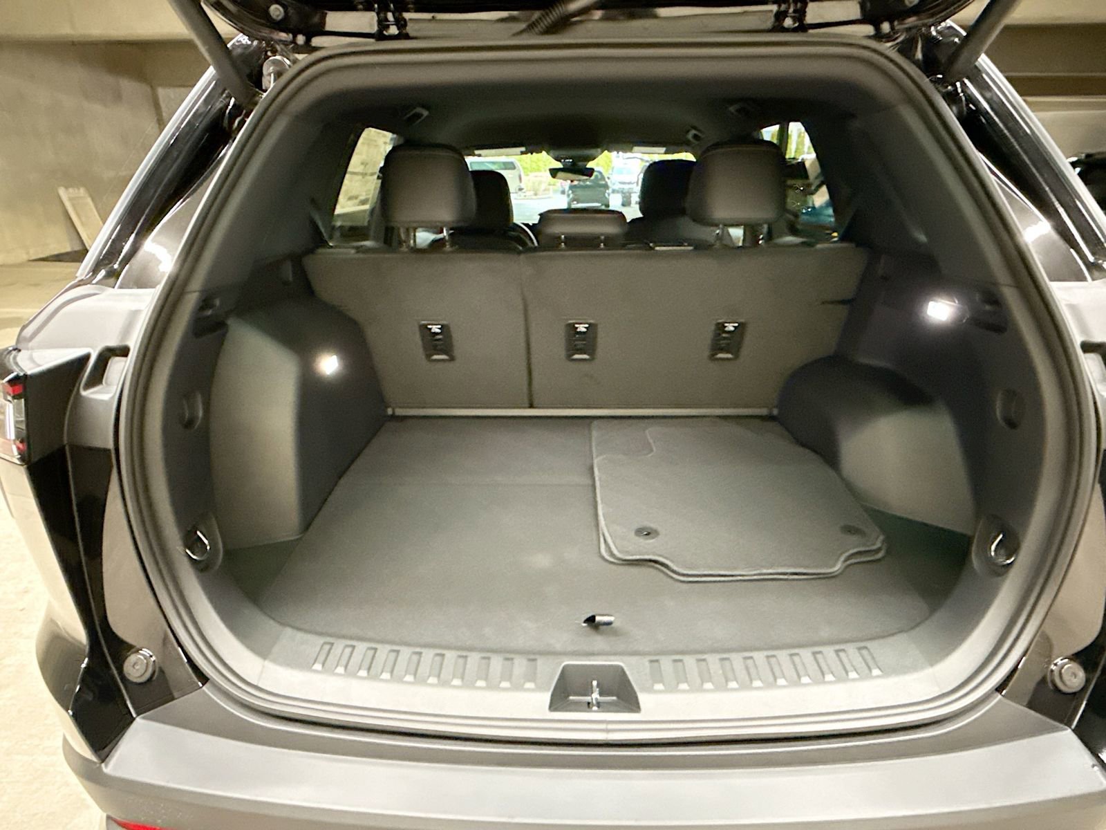 New 2026 Chevrolet Equinox ACTIV w/ Safety and Technology Package AWD/4WD image 30
