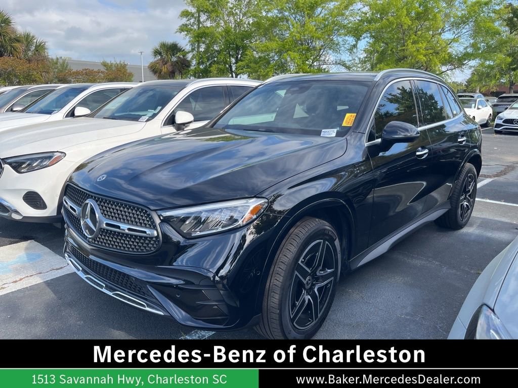 Certified 2026 Mercedes-Benz GLC 300 image 1
