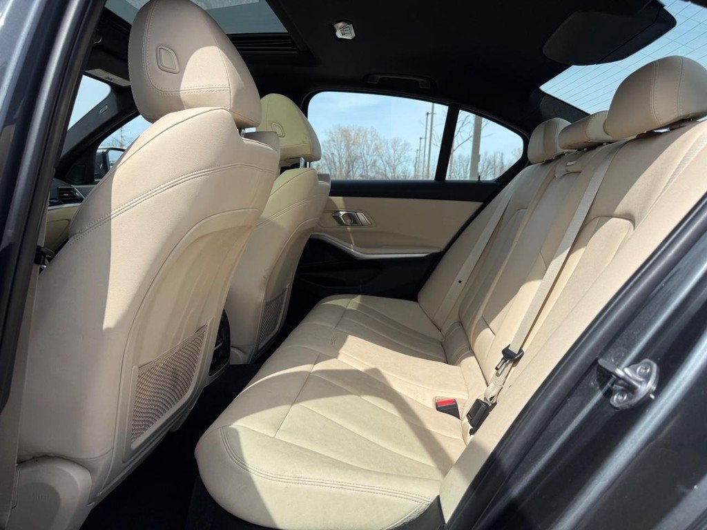 Used 2019 BMW 330i xDrive Sedan w/ Driving Assistance Package image 10