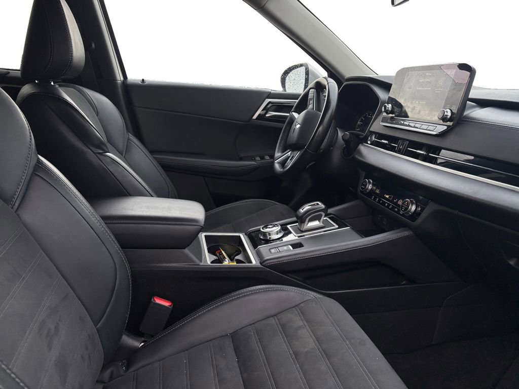 Used 2024 Mitsubishi Outlander SE image 15
