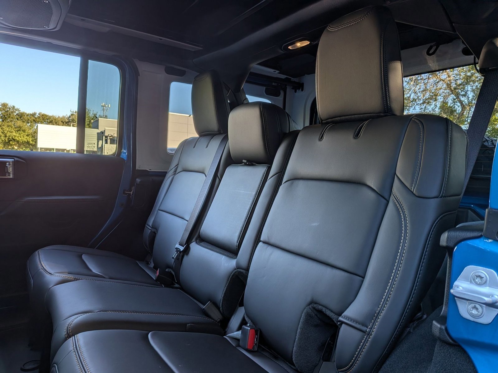 Used 2025 Jeep Wrangler Unlimited Rubicon 392 image 17