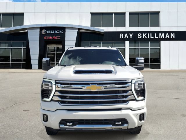 Used 2024 Chevrolet Silverado 3500 High Country w/ High Country Premium Package AWD/4WD image 2