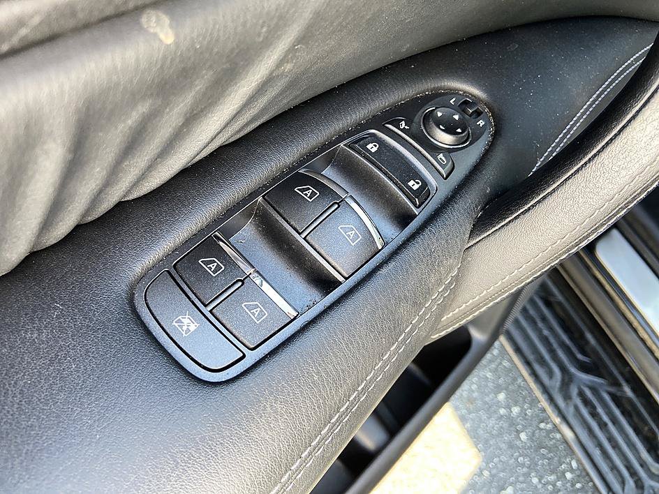 Used 2020 Nissan Armada Platinum w/ Captain's Chairs Package RWD image 10