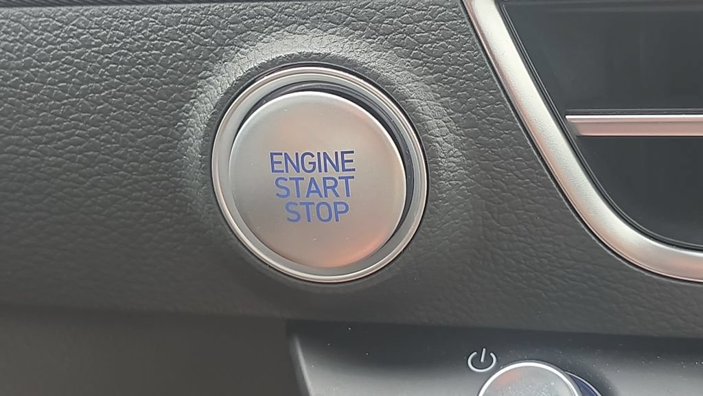 Used 2025 Hyundai Sonata SEL FWD image 29