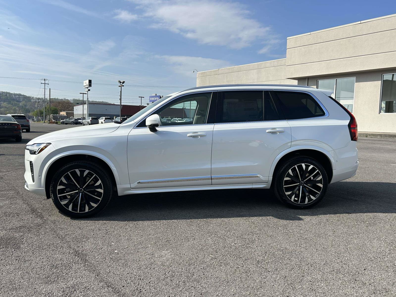 New 2026 Volvo XC90 B5 Ultra w/ Protection Package Premier AWD/4WD image 6