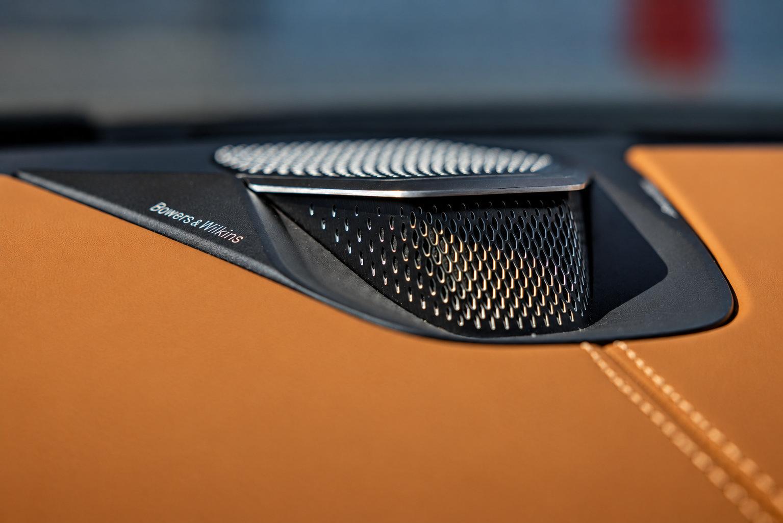 Used 2024 Aston Martin DB12 Convertible RWD image 19