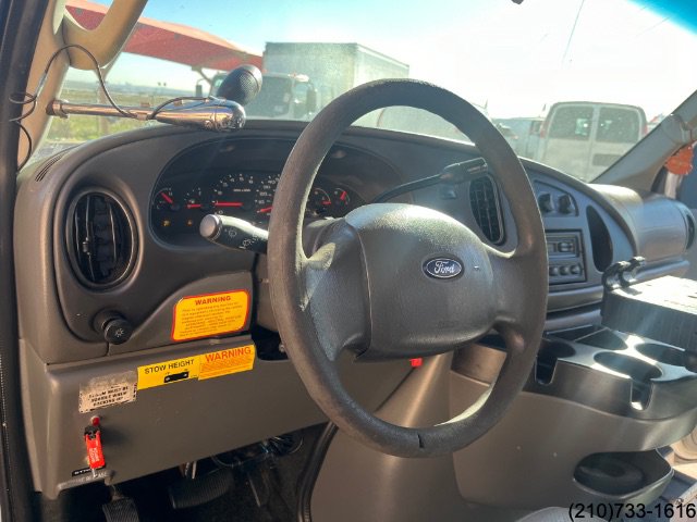 Used 2006 Ford E-350 and Econoline 350 Super Duty RWD image 17