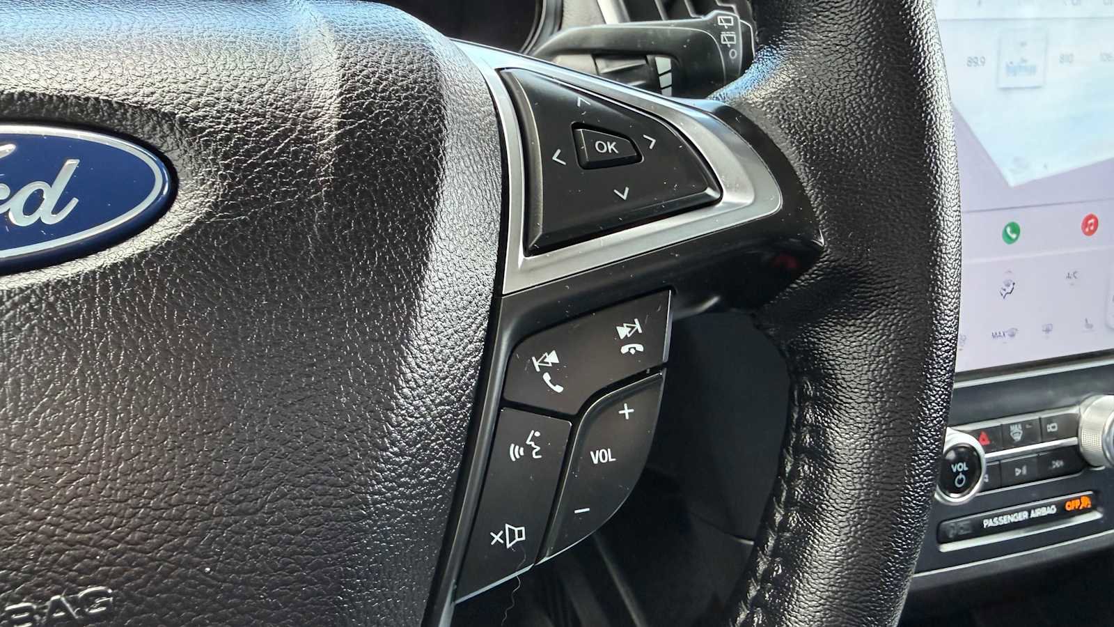 Used 2023 Ford Edge SEL image 16