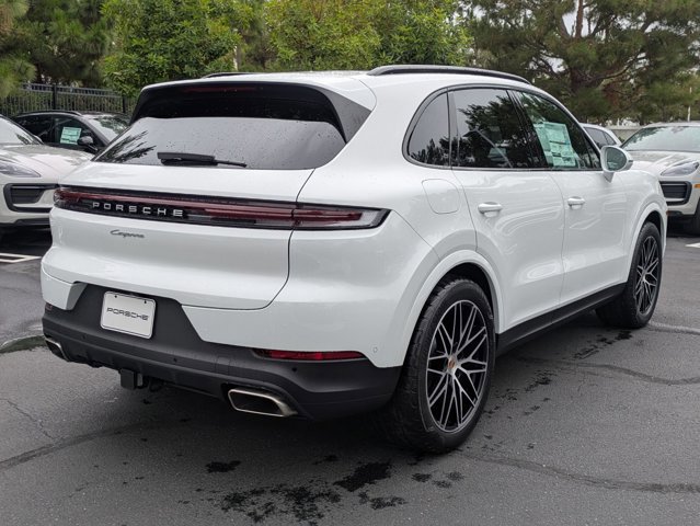 Certified 2025 Porsche Cayenne AWD/4WD image 9