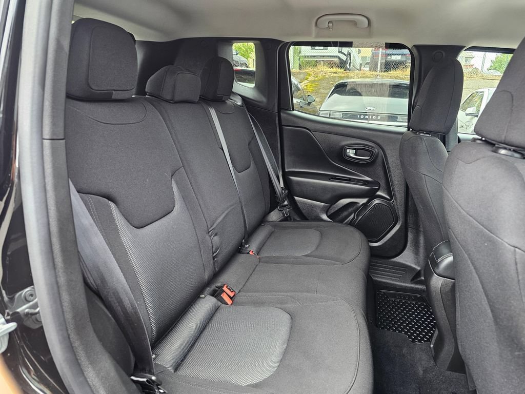 Used 2022 Jeep Renegade Sport w/ Sport Appearance Group AWD/4WD image 13