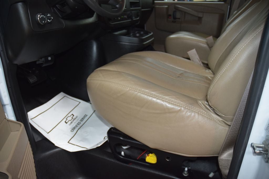 Used 2023 Chevrolet Express 3500 w/ Power Convenience Package RWD image 28
