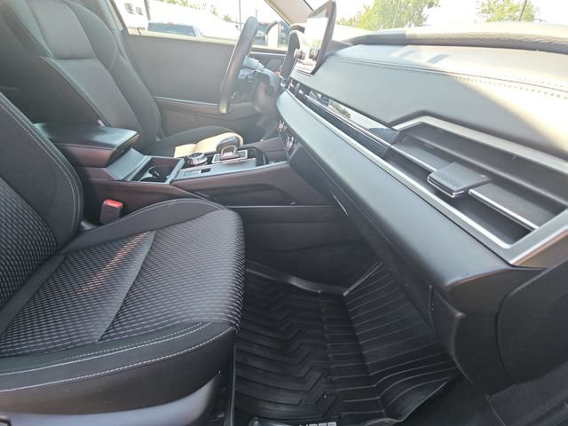 Used 2023 Mitsubishi Outlander ES AWD/4WD image 32