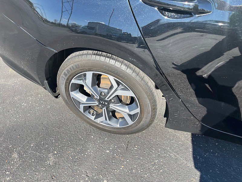 Used 2020 Kia Forte LXS FWD image 11