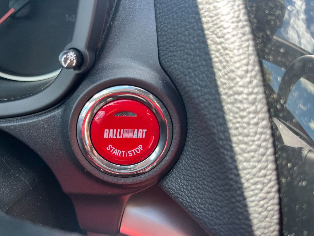 Used 2024 Mitsubishi Eclipse Cross LE image 33