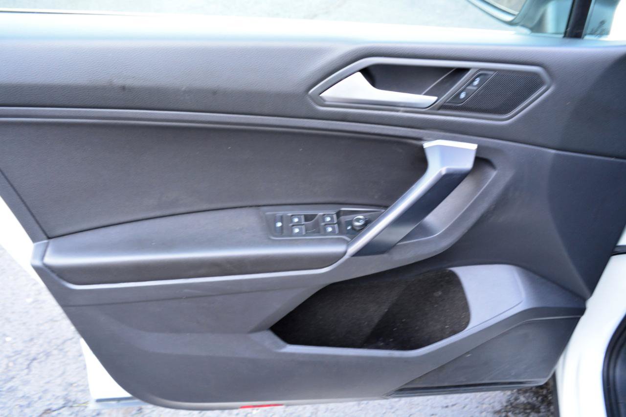 Used 2021 Volkswagen Tiguan SE AWD/4WD image 8