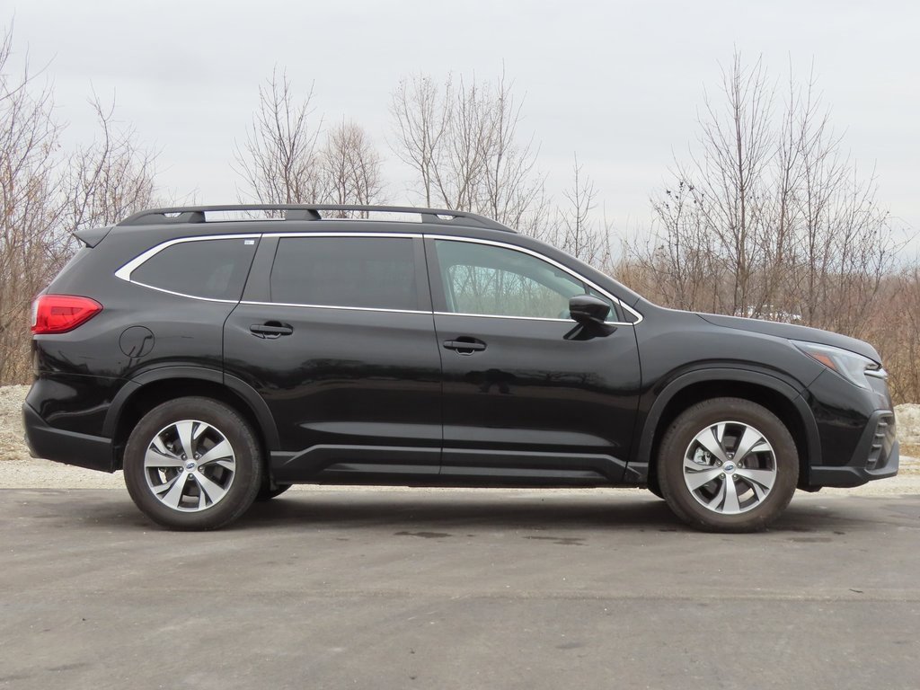 Used 2024 Subaru Ascent Premium w/ Convenience Package image 2