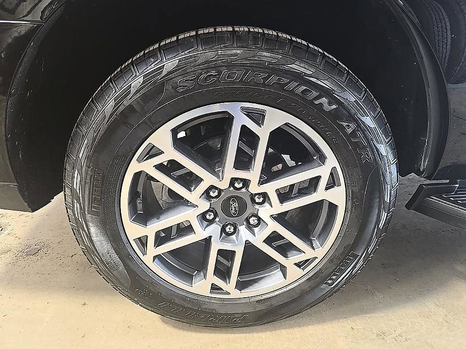 Used 2025 Ford Expedition Active image 47