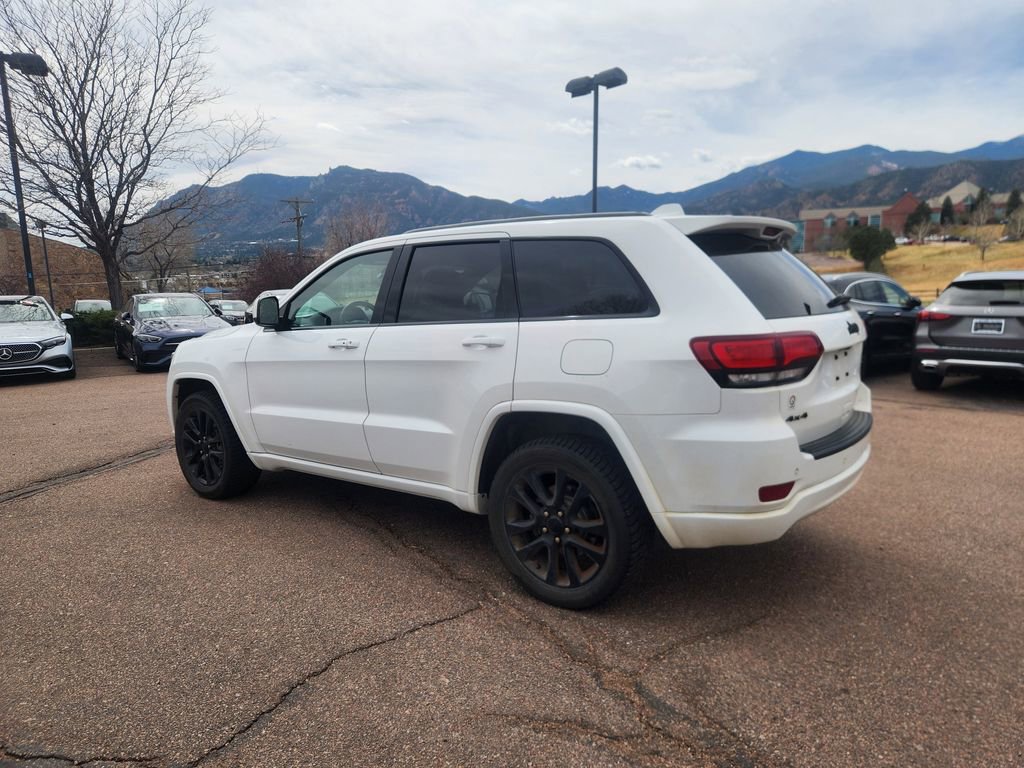 Used 2019 Jeep Grand Cherokee Altitude image 5