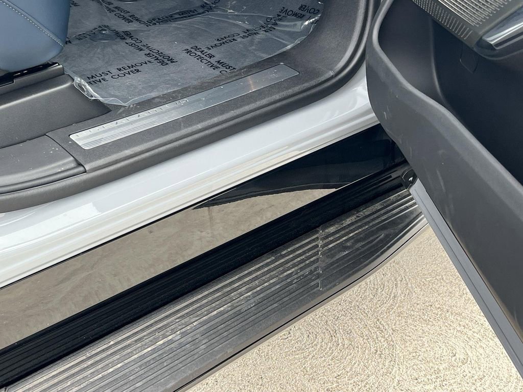 New 2026 Cadillac Escalade IQ Luxury 2 image 36