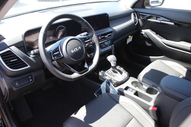 New 2026 Kia Seltos SX w/ SX Sunroof Package AWD/4WD image 3
