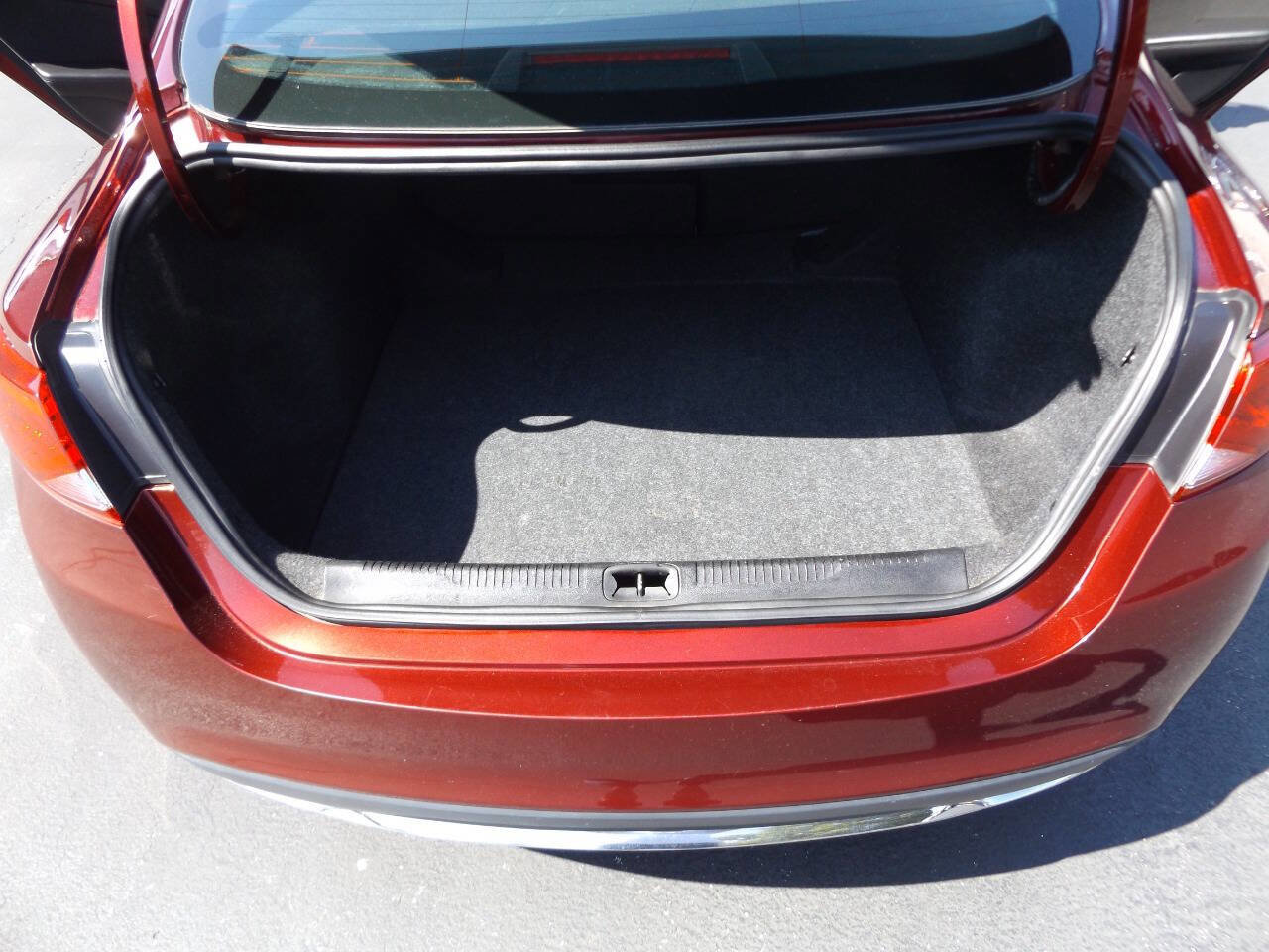 Used 2015 Chrysler 200 Limited w/ Convenience Group image 30