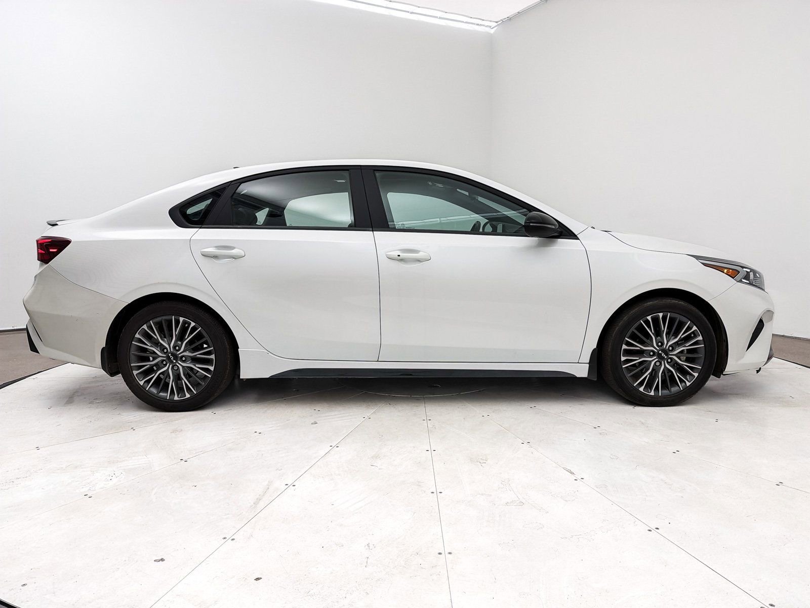 Used 2023 Kia Forte GT-Line w/ GT-Line Premium Package image 33