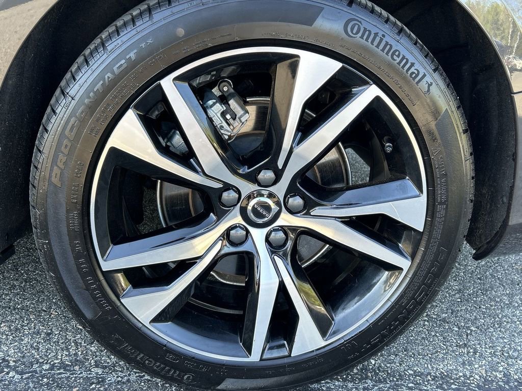 Used 2025 Volvo S60 B5 Core FWD image 11