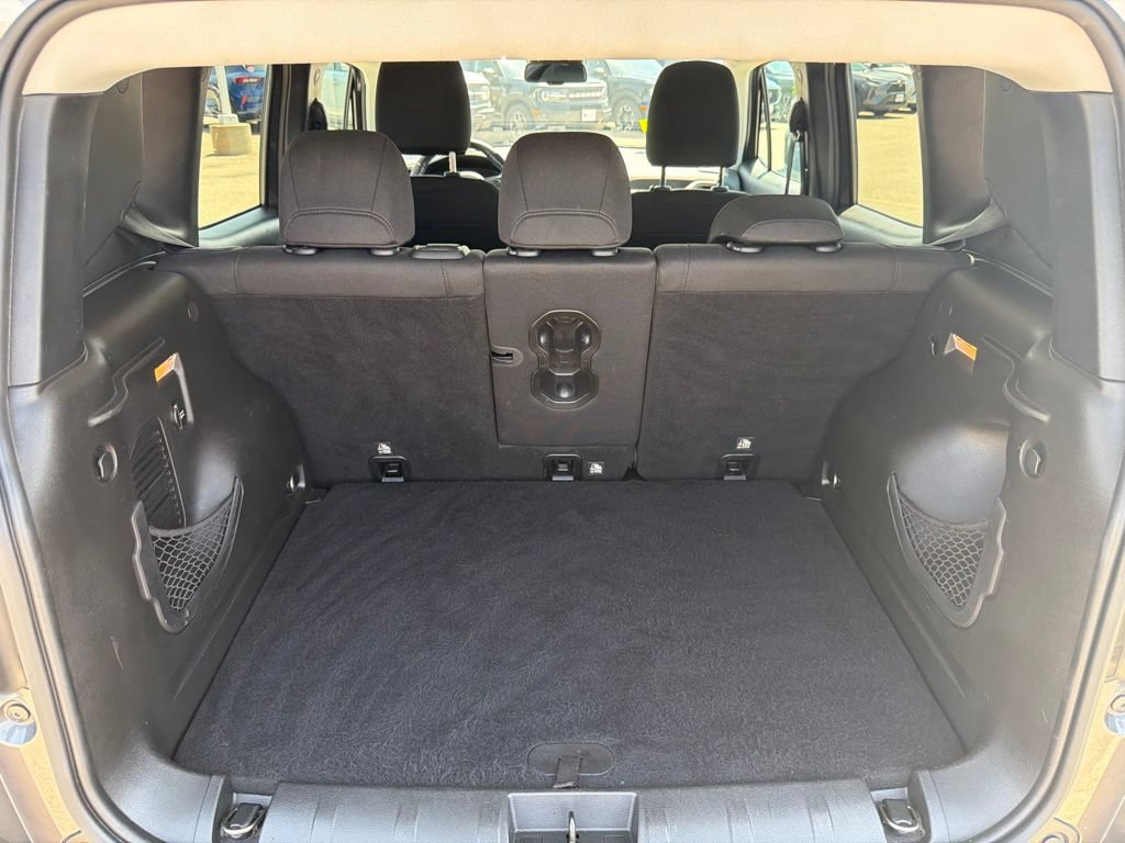 Used 2017 Jeep Renegade Latitude w/ Popular Equipment Group AWD/4WD image 18