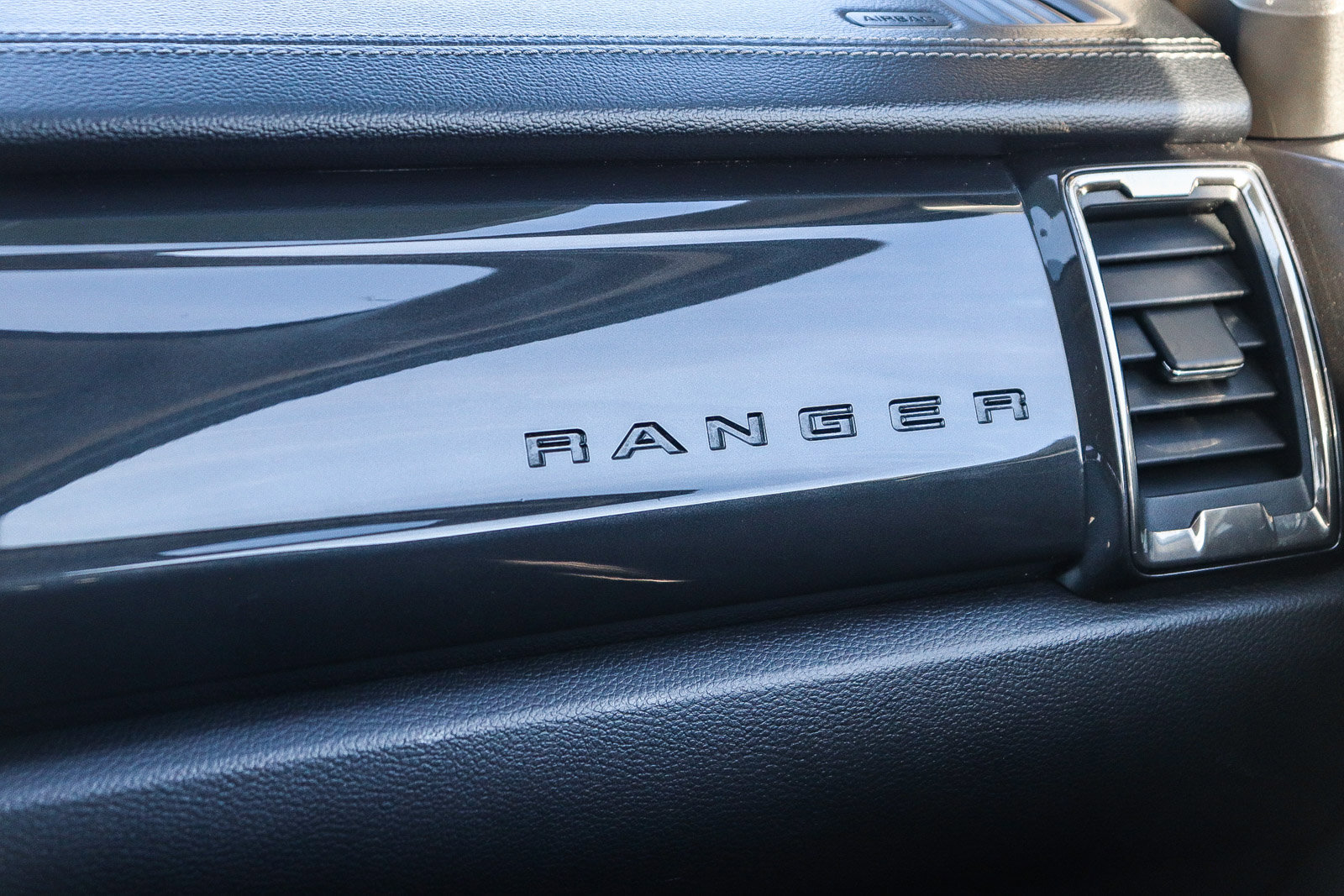 Used 2020 Ford Ranger Lariat w/ Trailer Tow Package image 18