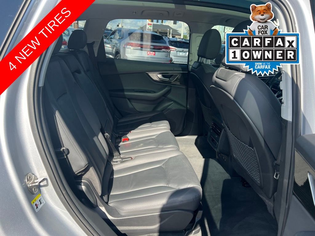 Used 2022 Audi Q7 2.0T Premium w/ Convenience Package AWD/4WD image 24