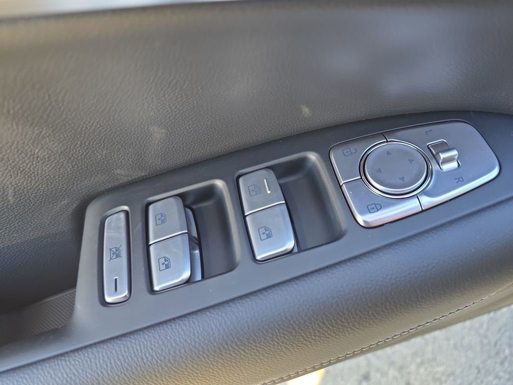 New 2026 Genesis G70 2.5T image 12