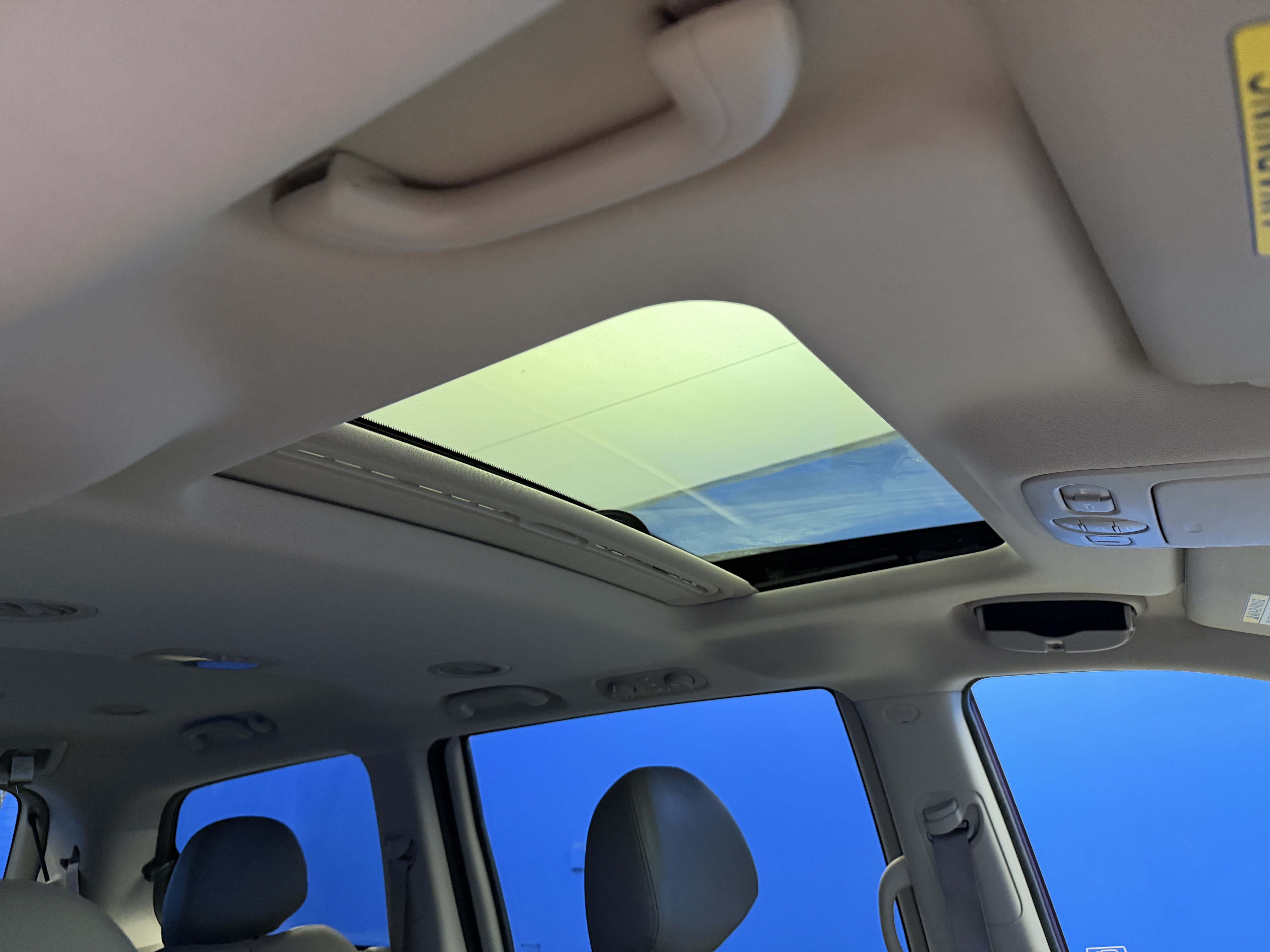 Used 2014 Kia Sedona EX w/ Navigation Package FWD image 23