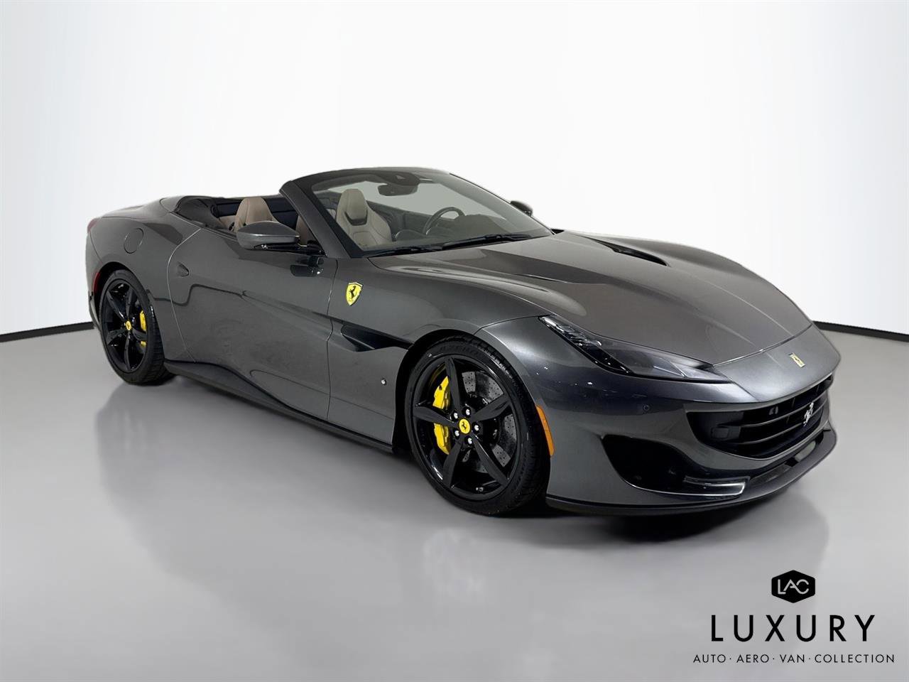 Used 2020 Ferrari Portofino image 4