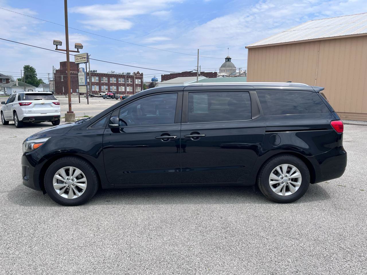 Used 2016 Kia Sedona LX w/ Option Group 020 FWD image 6