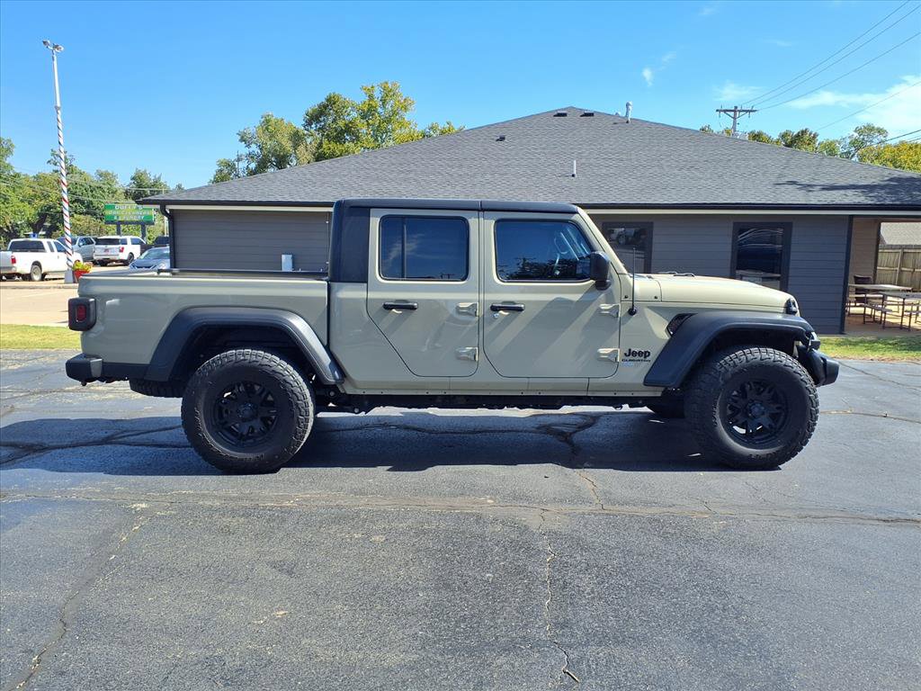 Used 2020 Jeep Gladiator Sport image 2
