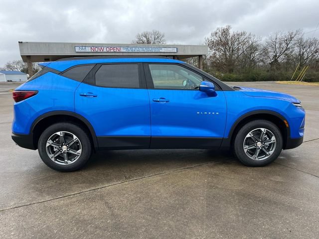 New 2025 Chevrolet Blazer LT w/ Sound & Technology Package AWD/4WD video 3