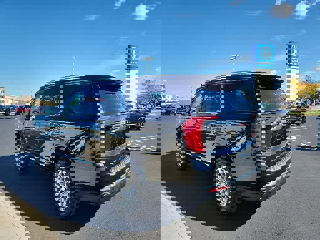 Used 2022 GMC Yukon SLT w/ SLT Luxury Package image 4