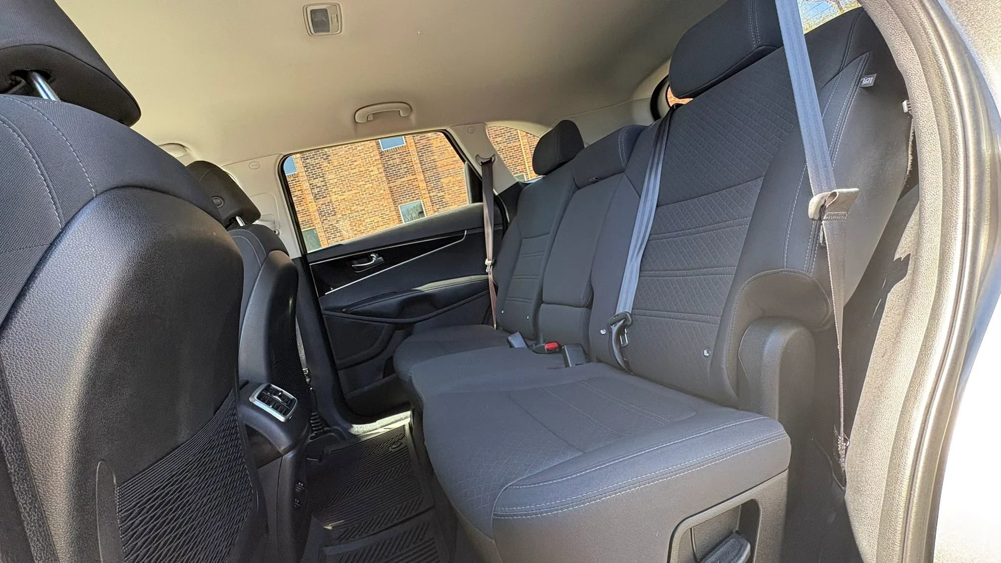 Used 2017 Kia Sorento FWD image 23