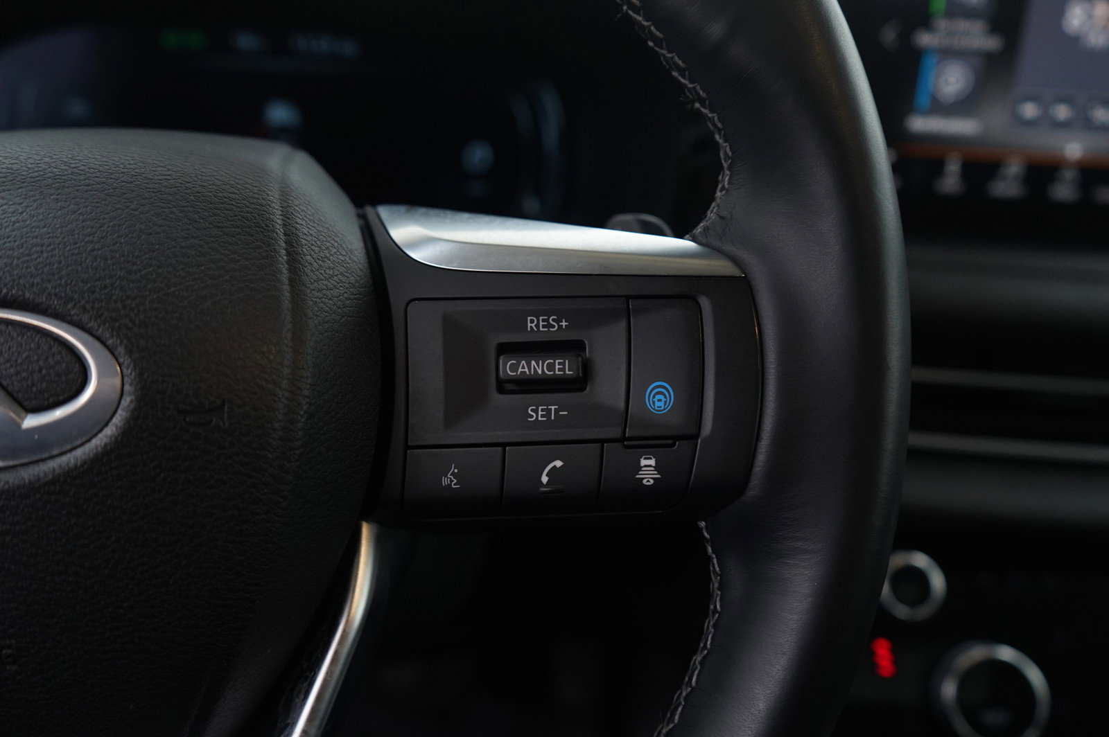 Used 2024 INFINITI QX60 Sensory image 20